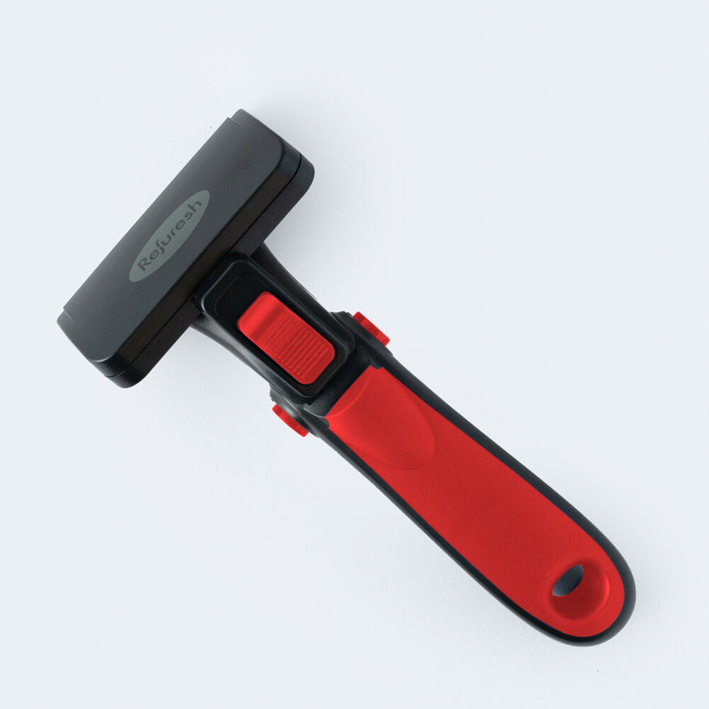 Refuresh Gentle Deshedding Brush for Short/Medium Hair - Red